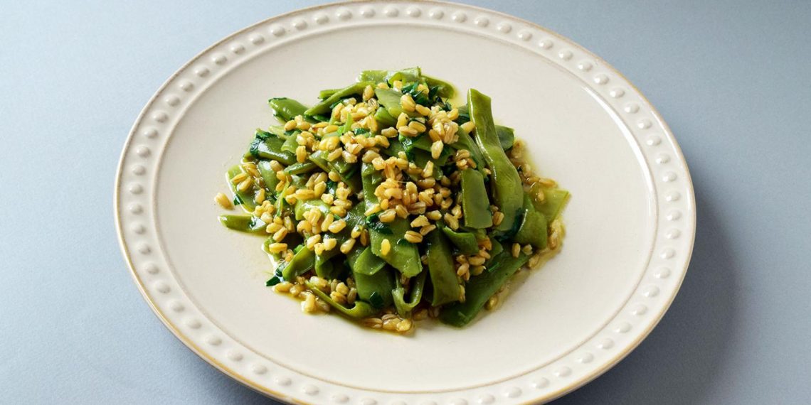 Green beans and wheat berries